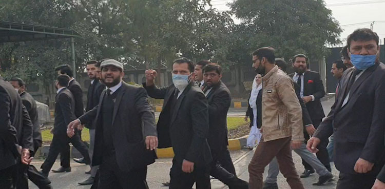 اسلام آباد ہائی کورٹ پر حملے میں ملوث 21  وکلاء کے لائسنس معطل