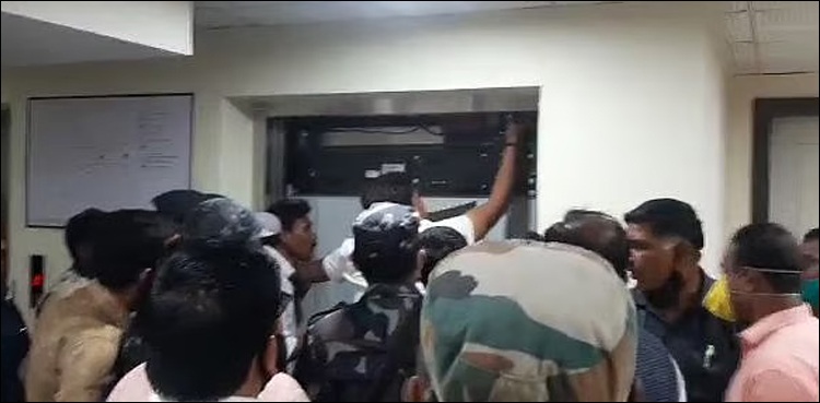 بھارت: اسپتال کی لفٹ اچانک گر گئی، سابق وزیر اعلیٰ بھی اندر تھے
