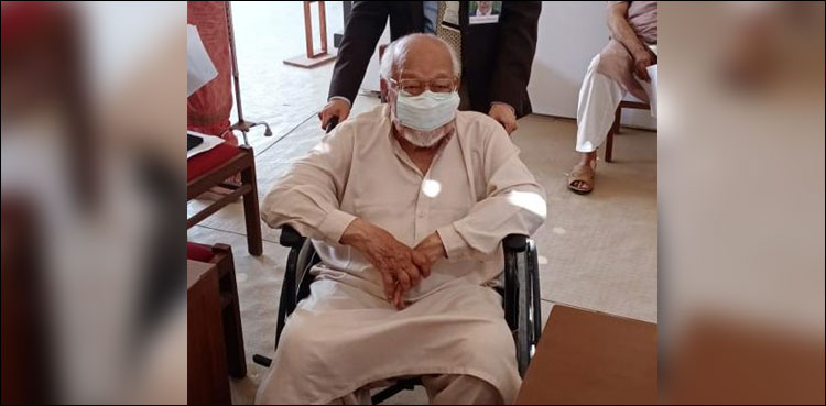 100 سالہ شہری کو کرونا وائرس ویکسین لگا دی گئی