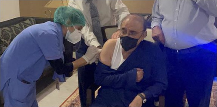 آصف زرداری نے بھی کرونا ویکسین کی پہلی ڈوز لگوا لی