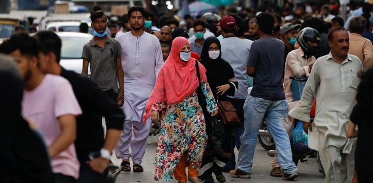 پاکستان  ایک بار پھر کورونا کی لپیٹ میں، کراچی میں کیسز کی شرح میں خطرناک اضافہ