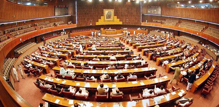 وزیراعظم کیلئے اعتماد کا ووٹ: قومی اسمبلی کا خصوصی سیشن ہفتے کی شام 4 بجے طلب