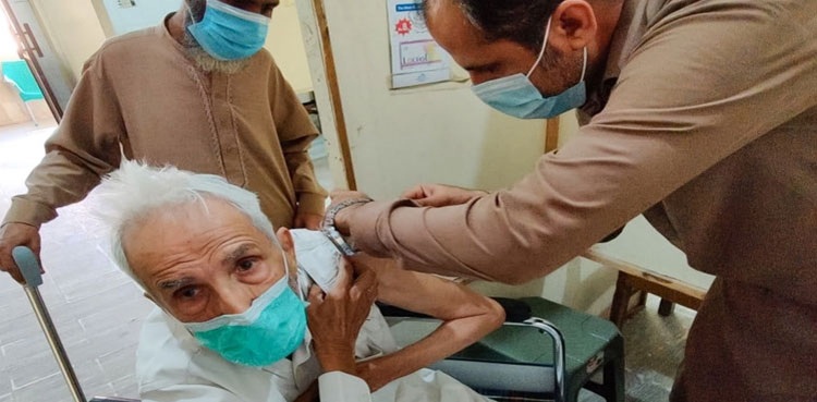 کورونا ویکسی نیشن : حکومت کا بزرگ شہریوں کو بڑی سہولت دینے کا فیصلہ