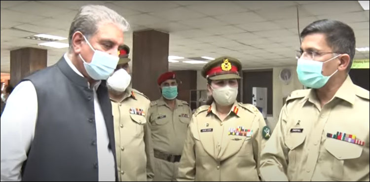 وزیر خارجہ شاہ محمود قریشی کی زیر علاج فوجی جوانوں سے ملاقات