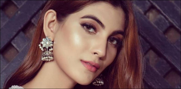 نازش جہانگیر والدہ کی برسی کے موقع پر جذباتی