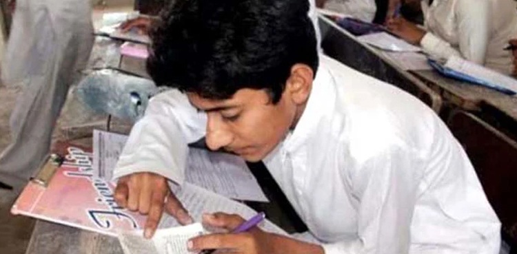 انٹر کے امتحانات ، اندرون سندھ  میں  215 طلبا نقل کرتے پکڑے گئے