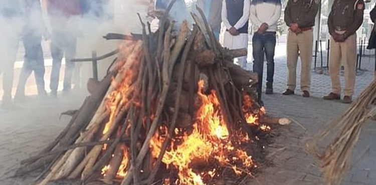 کورونا سے موت : مسلمان دوست نے دوستی کی مثال قائم کردی