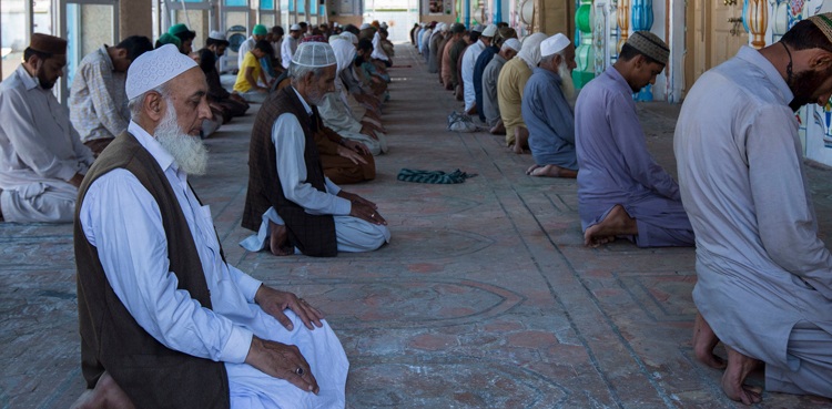 کورونا کا پھیلاؤ: حکومت کا رمضان المبارک میں مساجد کیلئے ایس اوپیز طے کرنے کا فیصلہ