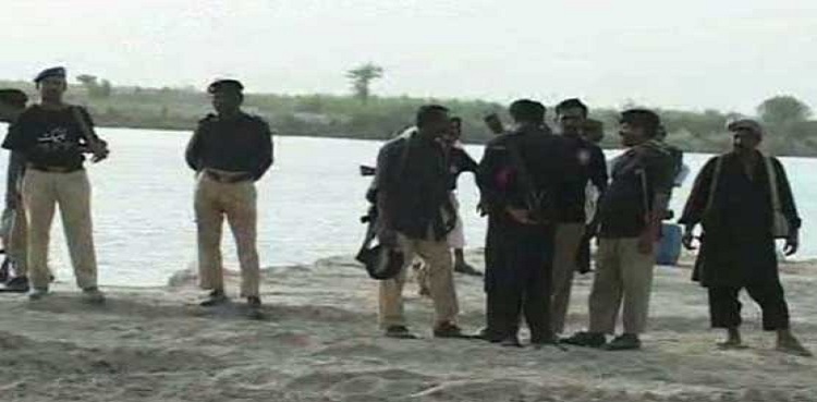 شکارپور کے بعد ایک اور ضلع میں ڈاکوؤں کے خلاف گھیرا تنگ