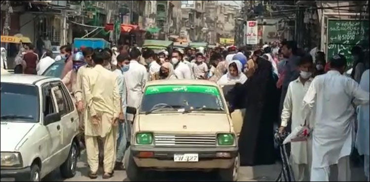 راولپنڈی میں لاک ڈاؤن کا دوسرا روز، ایس او پیز کی دھجیاں اڑا دی گئیں