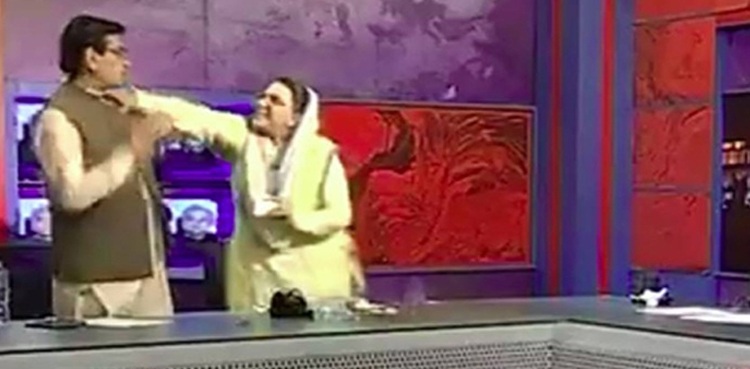 قادر مندو خیل کو تھپڑ: ایف آئی آر درج کرنے سے انکار پر عدالت نے ایس ایچ او کو طلب کر لیا