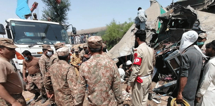 گھوٹکی ٹرین حادثہ: پاک فوج کا ریلیف اور ریسکیو آپریشن مکمل