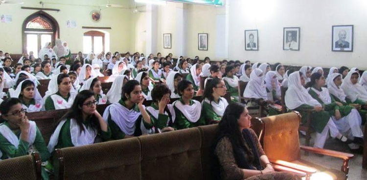 اسکولوں کے بعد کالجوں میں بھی گرمیوں کی چھٹیاں دینے کا فیصلہ
