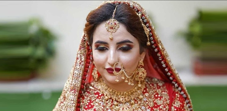 ‘حریم شاہ سے شادی نہیں ہوئی’ متعدد وزراء کا  حلف اٹھا کر بیگمات کو یقین