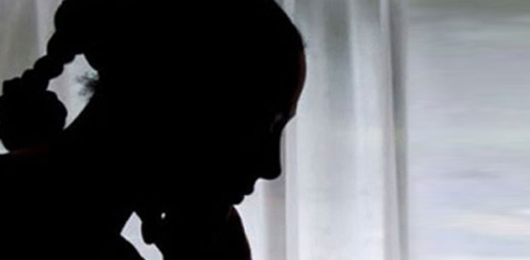 سنگدل باپ نے ساڑھے 3 لاکھ میں 13 سالہ بیٹی 60 سالہ شخص کو فروخت کردی