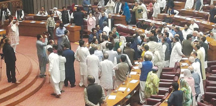 ‘اسمبلی فلور پر ہاتھا پائی اور خواتین سے بدکلامی کرنے والوں کا علاج کیا جائے گا’