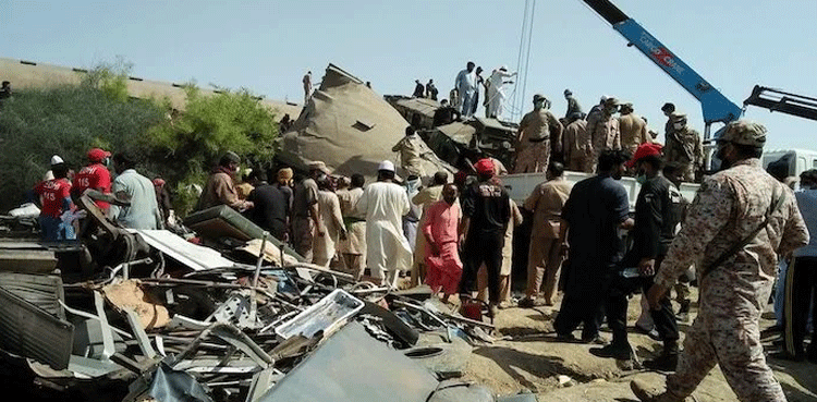 گھوٹکی ٹرین حادثے  سے متعلق  معلومات کیلئے ہیلپ ڈیسک قائم ، فون نمبرز  جاری