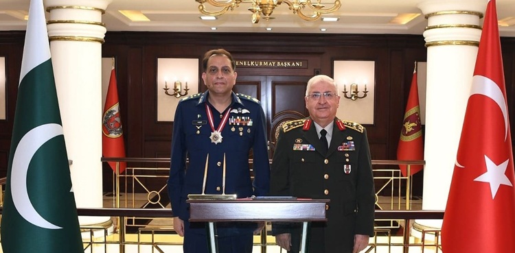 پاک فضائیہ کے سربراہ کیلئے  ترک آرمڈ فورسز کے ‘لیجن آف میرٹ’ کا  ایوارڈ