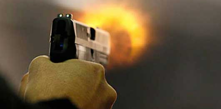 قرنطینہ سینٹر میں تعینات پولیس اہلکار کی ساتھیوں پر فائرنگ،  2 اہلکار شہید