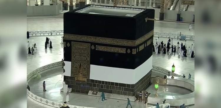 غلافِ کعبہ کا نچلا حصہ 3 میٹر تک بلند کر دیا گیا