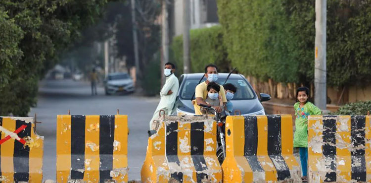 اومیکرون کیسز میں اضافہ، حکومت سندھ کا کراچی میں لاک ڈاؤن کا عندیہ