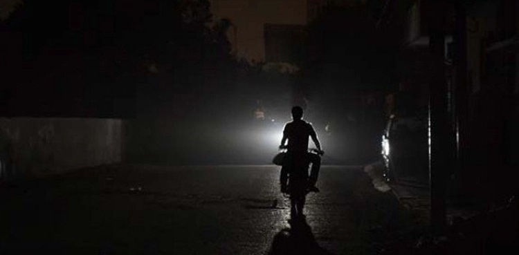 ملک میں بجلی کا بحران سنگین، شارٹ فال 6000 میگا واٹ تک پہنچ گیا