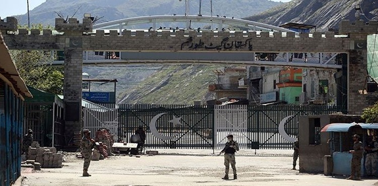 پاکستان میں کورونا کے پھیلاؤ کا خطرہ، طورخم بارڈر ہر طرح کی آمدورفت کے لئے بند