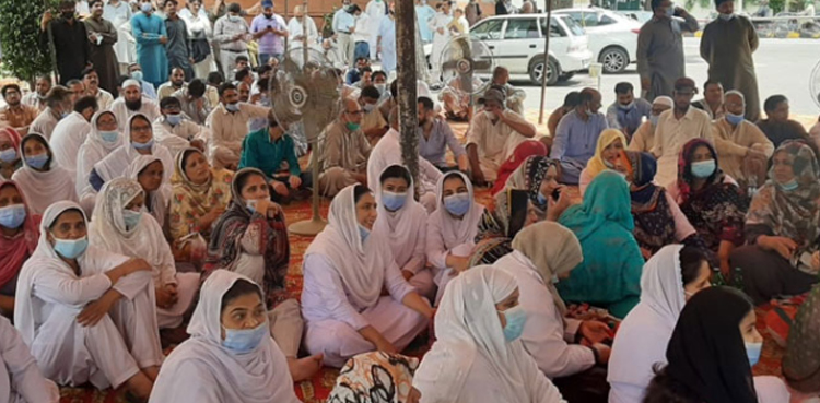 کورونا الاؤنس نہ ملنے پر طبی عملے کی ہڑتال، کورونا ویکسی نیشن مہم متاثر ہونے کا خدشہ