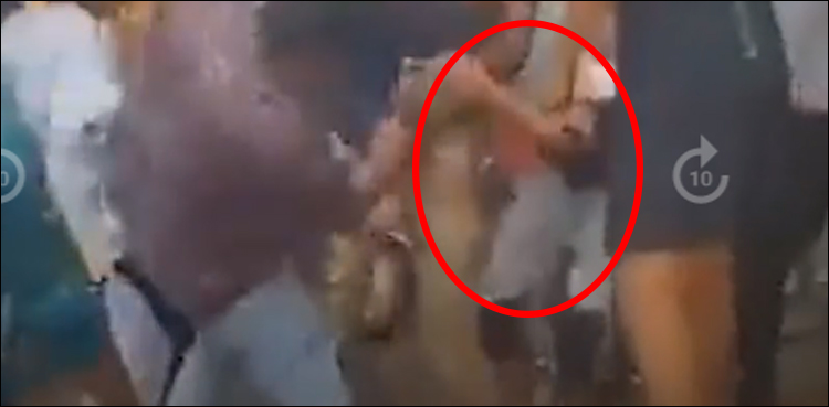 بھارت میں مسلم چوڑی فروش پر تشدد کی ویڈیو وائرل