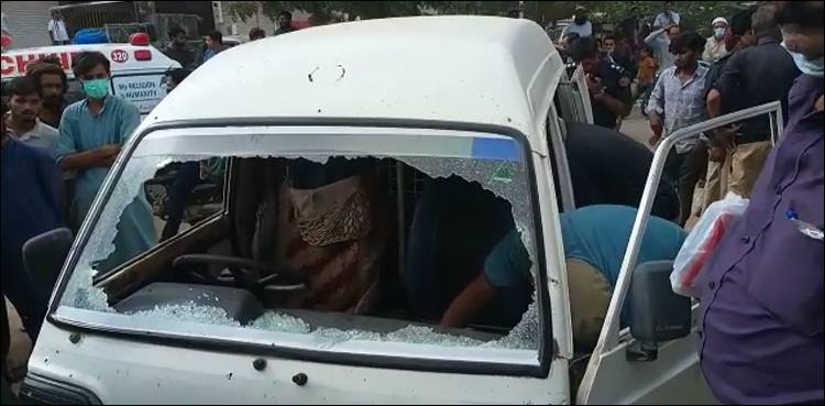 کراچی: 6 ڈاکوؤں کی منی چینجر کی گاڑی پر فائرنگ، لاکھوں لوٹ لیے، 2 افراد جاں بحق