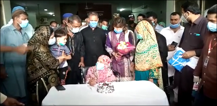 کراچی: 106 سالہ خاتون نے کورونا کی ڈیلٹا قسم کو شکست دیدی