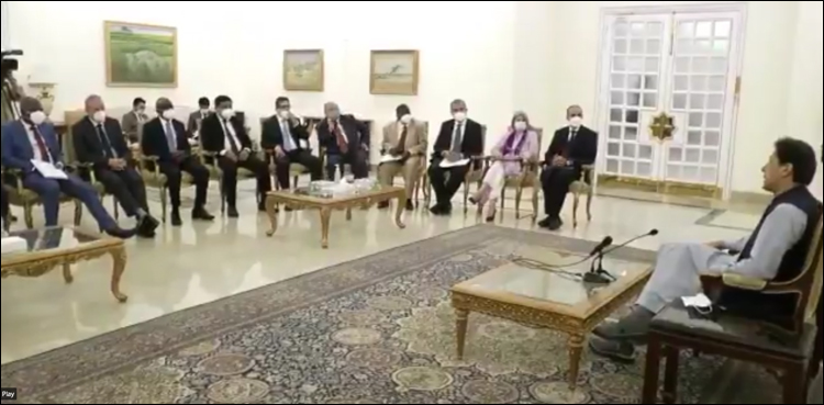 او آئی سی وفد کا اہم دورہ پاکستان، وزیر اعظم سے ملاقات