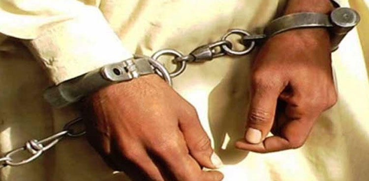 ‌کراچی میں رینجرزاورپولیس کی مشترکہ کارروائی ، انتہائی مطلوب ڈاکو گرفتار