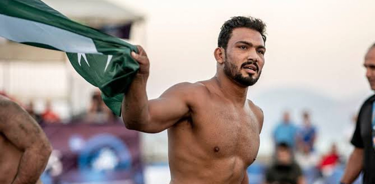 انعام بٹ بیچ ریسلنگ ورلڈ سیریز کے فائنل میں پہنچ گئے