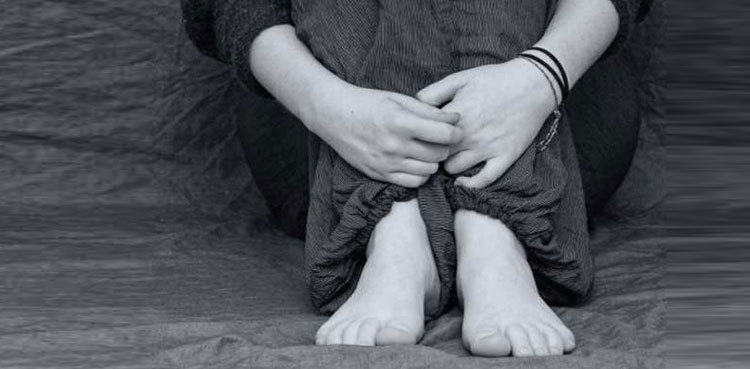 سیالکوٹ : خاتون کو سڑک سے اٹھا کر اجتماعی زیادتی کا ڈراپ سین ہوگیا