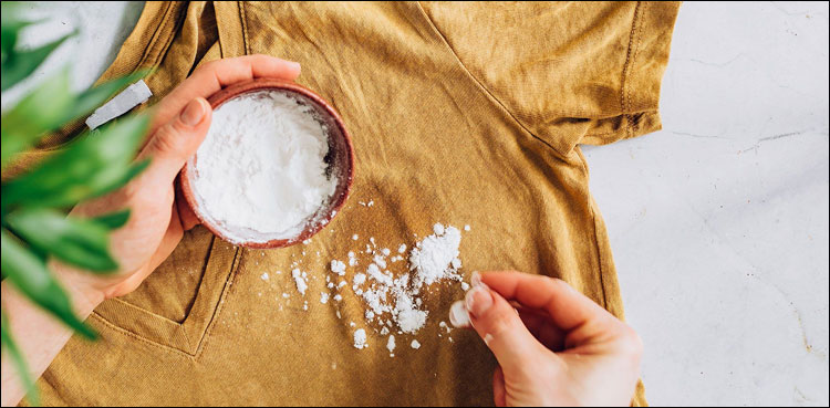 کپڑوں سے چکنائی کے داغ کیسے دور کیے جائیں؟