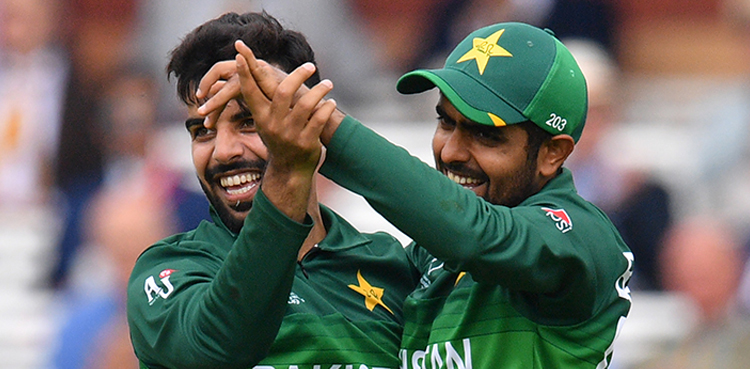 بابر اعظم کا شاداب خان کے حق میں‌ بڑا بیان