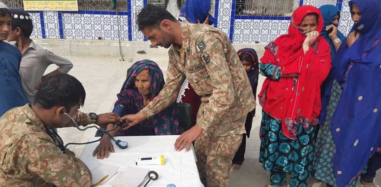پاکستان آرمی کیجانب سے چولستان کے دور افتادہ علاقوں میں مفت طبی سہولیات