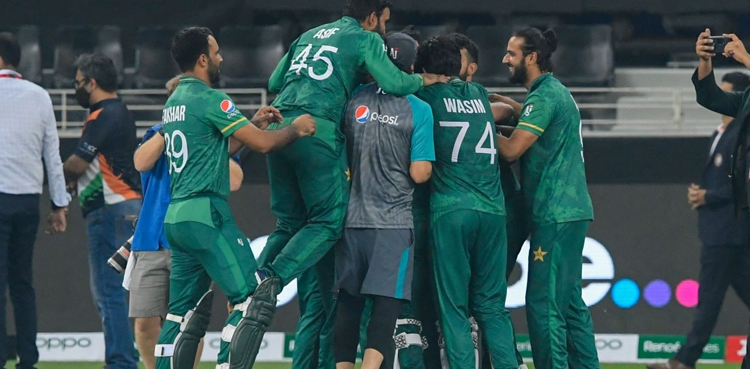 پاک بحریہ کا  قومی کرکٹ ٹیم کو تاریخی فتح پر خراجِ تحسین پیش