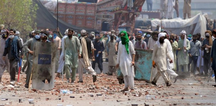کالعدم تنظیم کا احتجاج :  پولیس اہلکاروں پر حملے کا مقدمہ درج