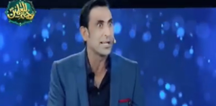 یونس خان کا ’’ٹپس‘‘ دینے سے انکار، ’’مک مکا‘‘ کا اشارہ، ویڈیو دیکھیں