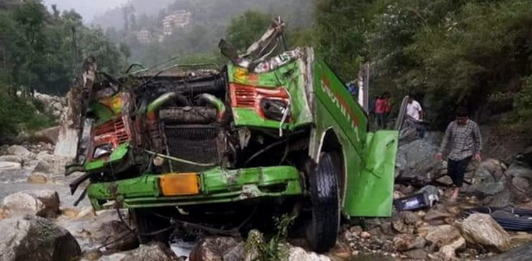 راولا کوٹ: مسافر بس کھائی میں گرنے سے 23 افراد جاں بحق