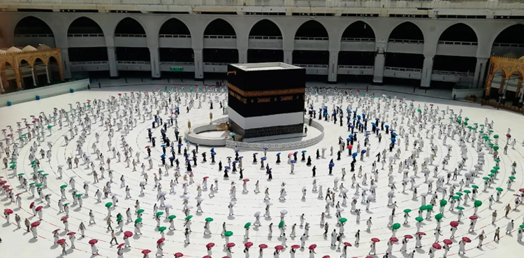 بیرون مملکت سے آنے والے عمرہ زائرین کے لیے نئے قواعد