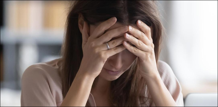 کرونا وبا: ذہنی پریشانیوں‌ میں‌ اضافہ دیکھا گیا
