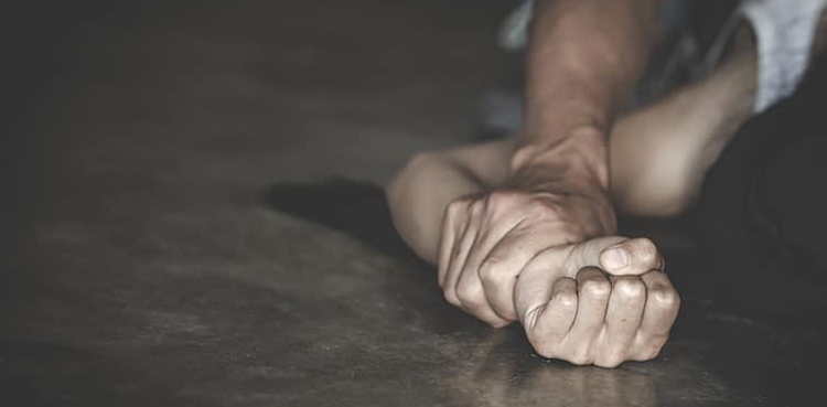 ایبٹ آباد: سرکاری ٹیچر وحشی درندہ بن گیا، شاگردوں سے زیادتی کرڈالی