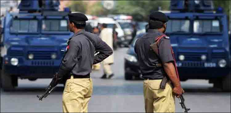 کراچی: پولیس اور رینجرز کی کارروائی، بھاری اسلحے کے ساتھ ملزم گرفتار