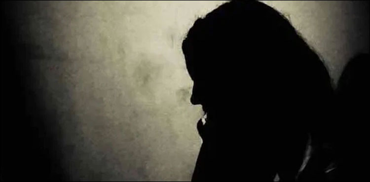 ڈاکوؤں کی  باپ اور بیٹے کو کمرے میں بند کرکے خاتون سے اجتماعی زیادتی