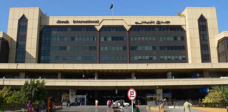 کراچی سے دبئی جانے والے 2 مسافروں سے کروڑوں روپے کی غیرملکی کرنسی برآمد