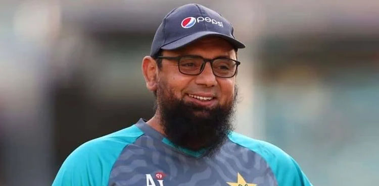 ہیڈ کوچ ثقلین مشتاق بھی فُلو کا شکار