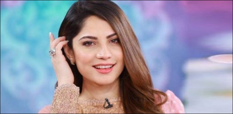 نیلم منیر کی سیاہ لباس میں نئی تصاویر وائرل